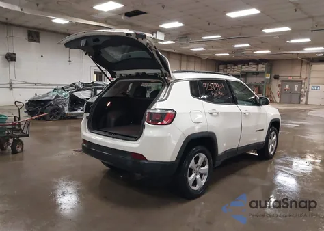 2019 Jeep Compass Latitude 4X4 z USA, uszkodzony, nr VIN 3C4NJDBBXKT593879